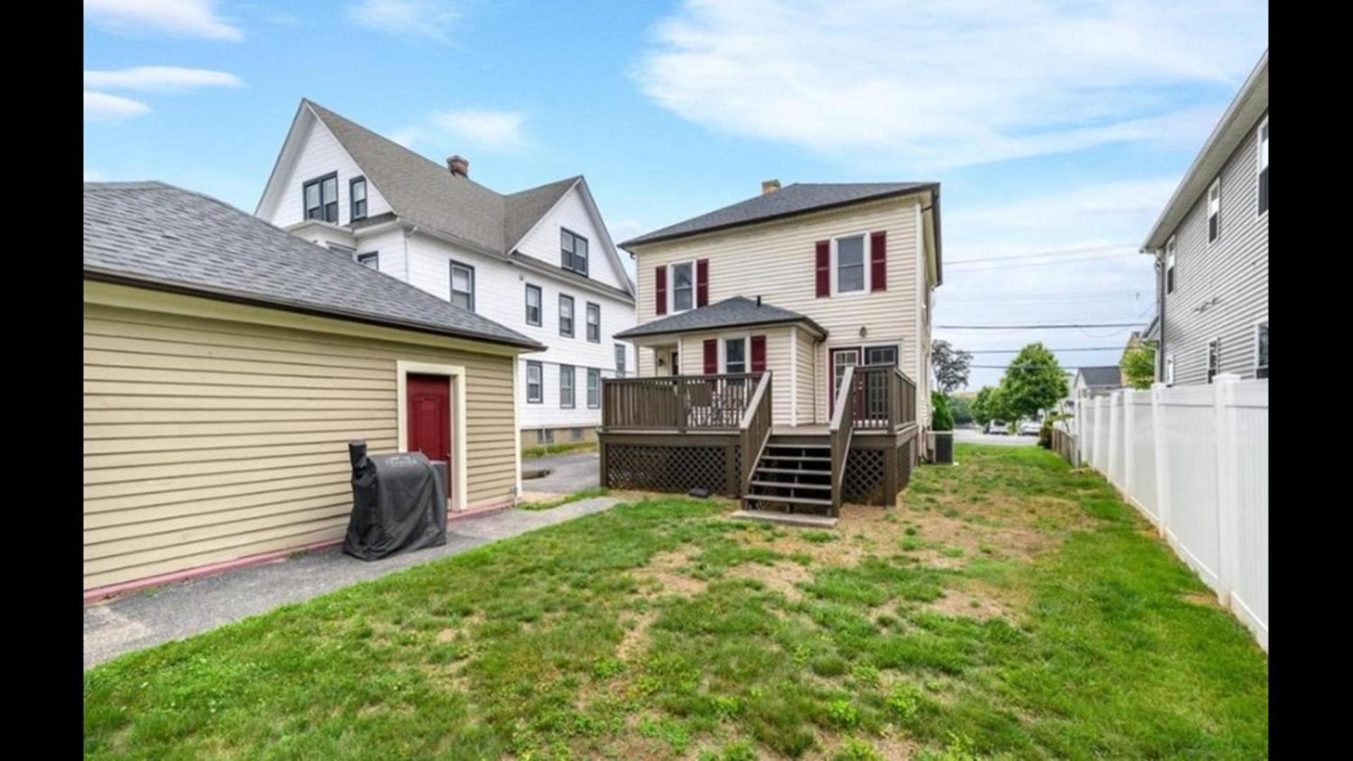 Black Rock Home - 4 Bed - Jacuzzi Bath - Beach 布里奇波特 外观 照片